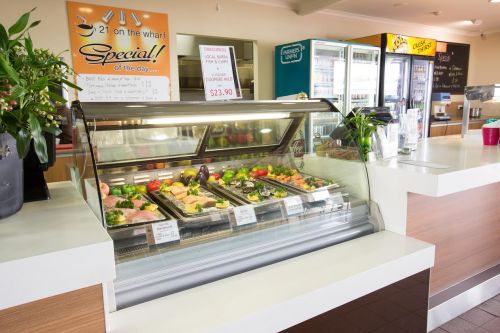 How to choose the right refrigerated display case